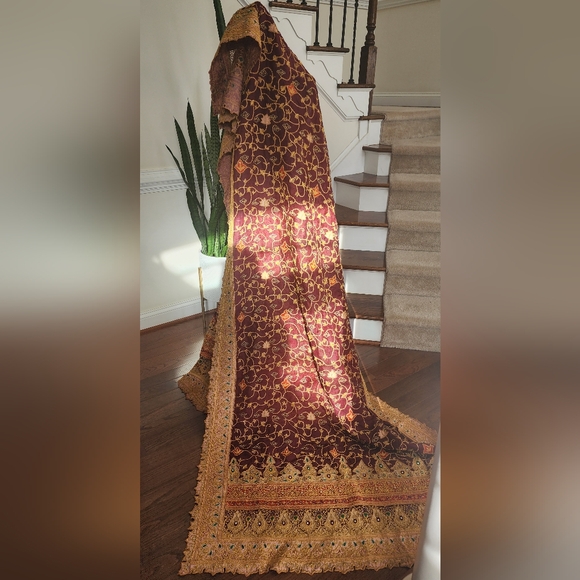 Pakistani Bridal Lehnga and Duppta (2 piece set) - Maroon - Picture 1 of 11